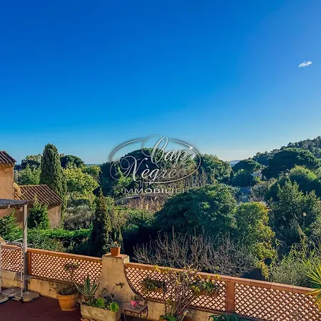 Appartement 2 à 4 Personnes Avec Grande Terrasse Aménagée Et Pergola à 300m De La De Pramousquier - *