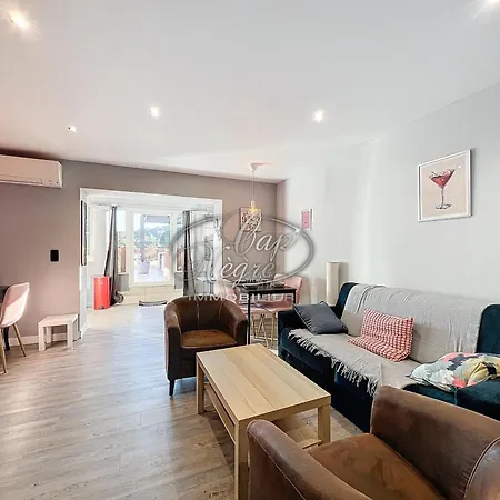 T2 Pour 4 Personnes Avec Grande Terrasse Et Pergola A 300m De Pramousquier - Apartment