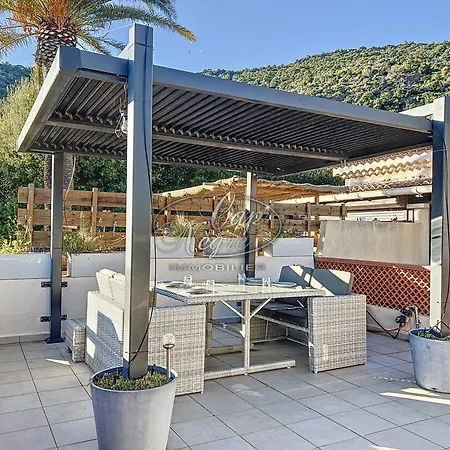 T2 Pour 4 Personnes Avec Grande Terrasse Et Pergola A 300m De Pramousquier - Apartment